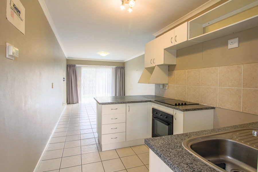 To Let 2 Bedroom Property for Rent in Sir Lowrys Pass Village Western Cape
